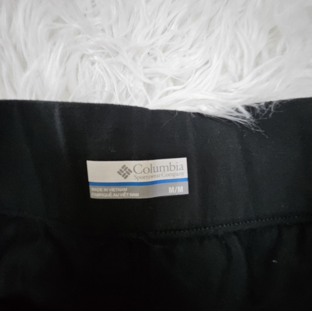 Columbia Classic Black Skirt - Picture 2 of 2
